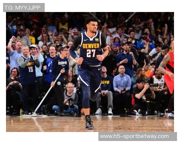 贾马尔穆雷独撑球队18投6中斩获21分7篮板6助攻表现出色